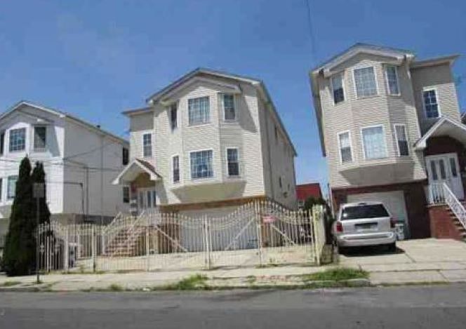 2nd image of 632 3rd St