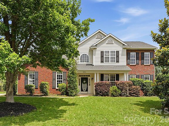 3rd image of 2721 Liberty Hall Ct