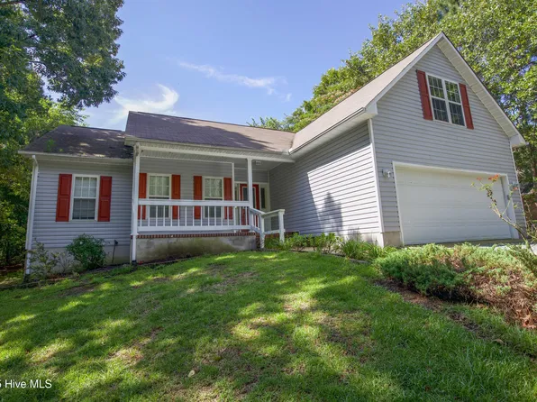 130 Pinecone Ct, West End, NC 27376