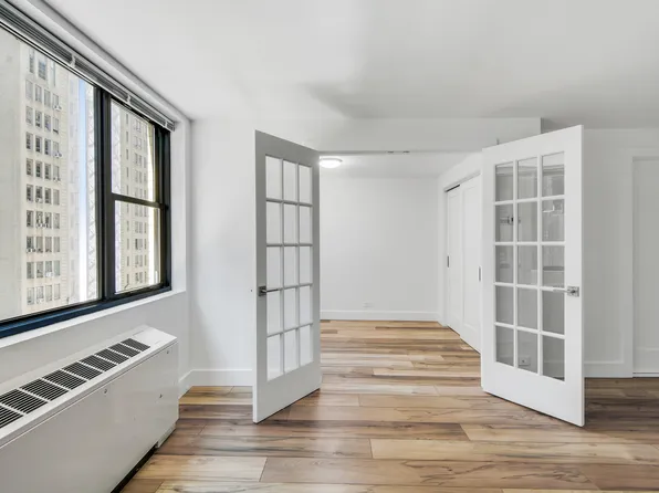 315 West 57th Street image 6 of 25