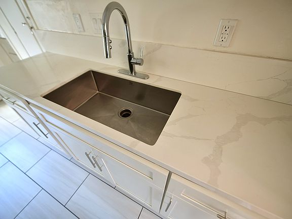 5th image of 864 York St APT 2
