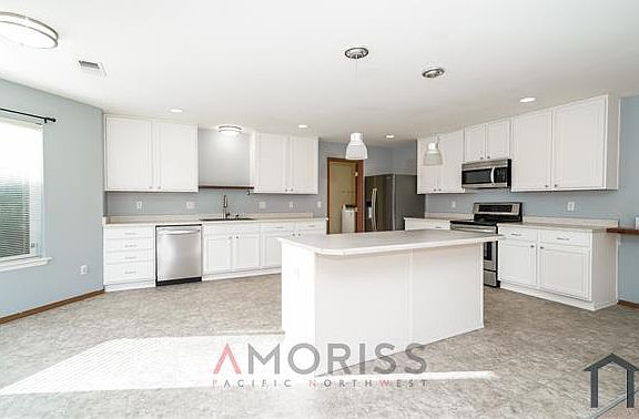 3rd image of 9512 186th Street Ct E