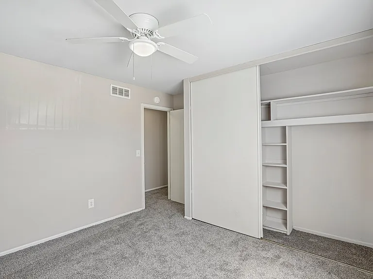 Rivercrest Apartments — Photo 106