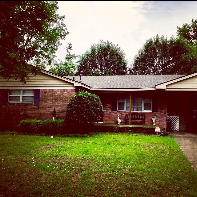 1st image of 1117 Broadmoor St