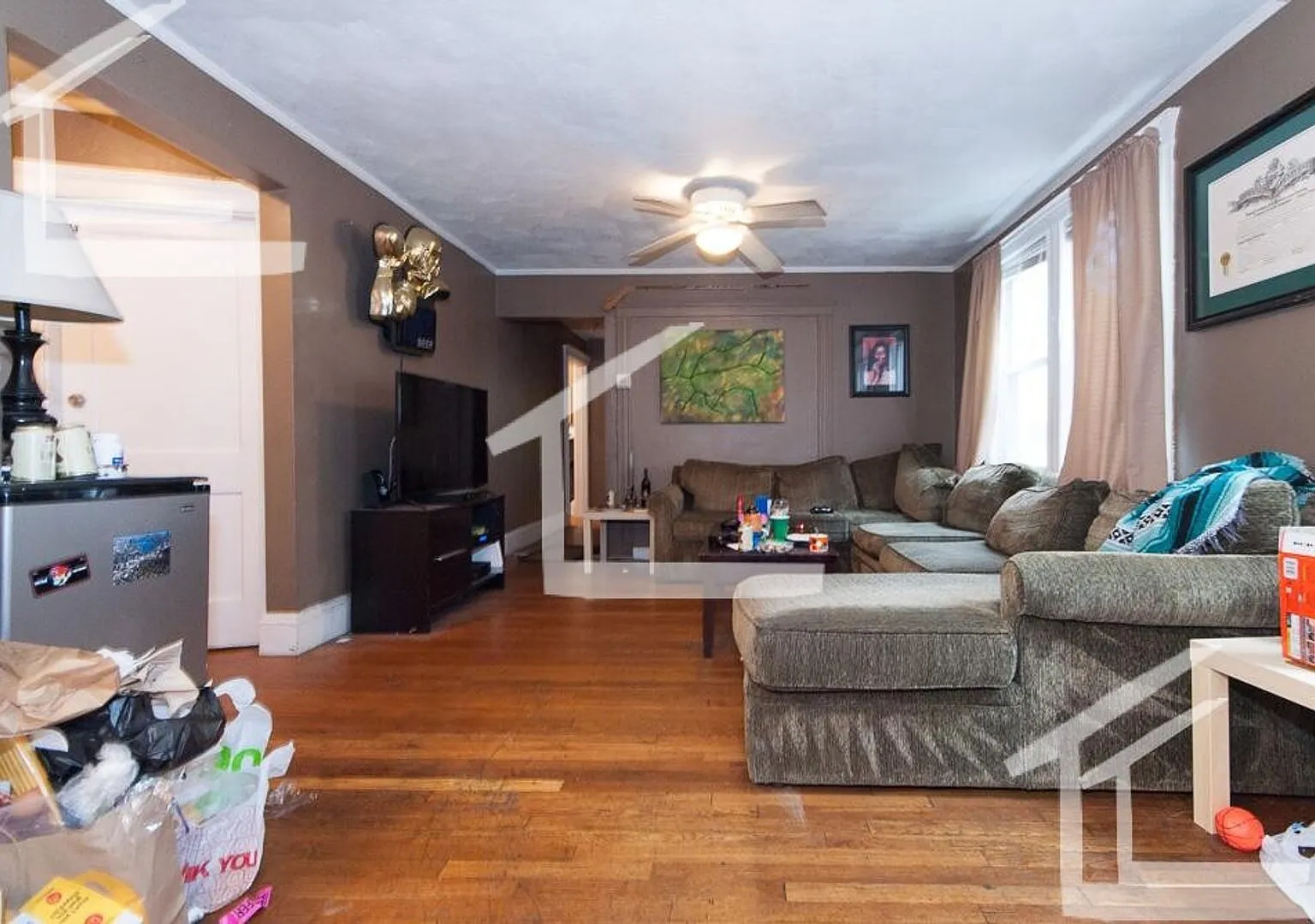 Charming 5 Bedroom-No Broker Fee — Photo 1