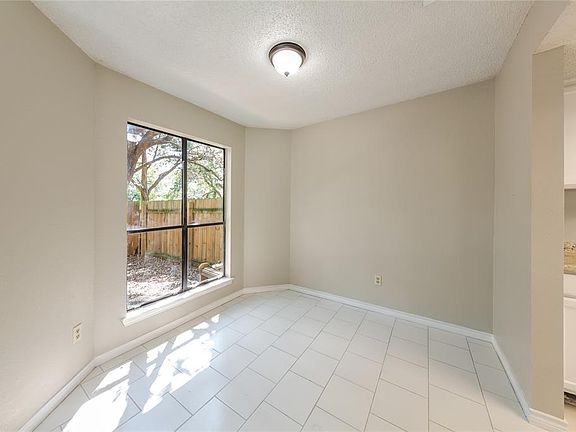 5th image of 2608 Gwendolyn Ln APT B