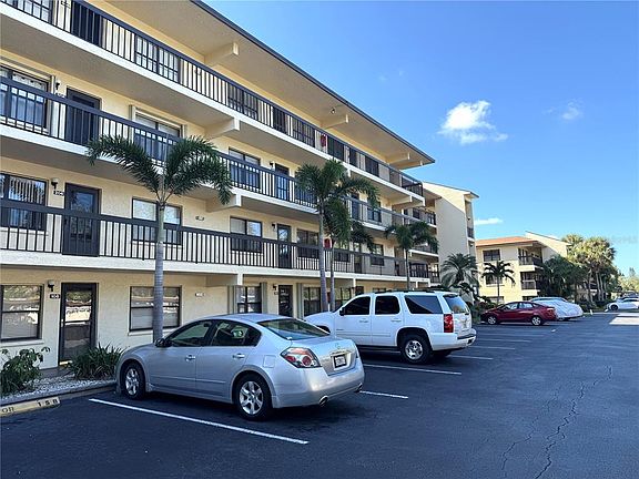 2nd image of 315 30TH AVENUE W #B305