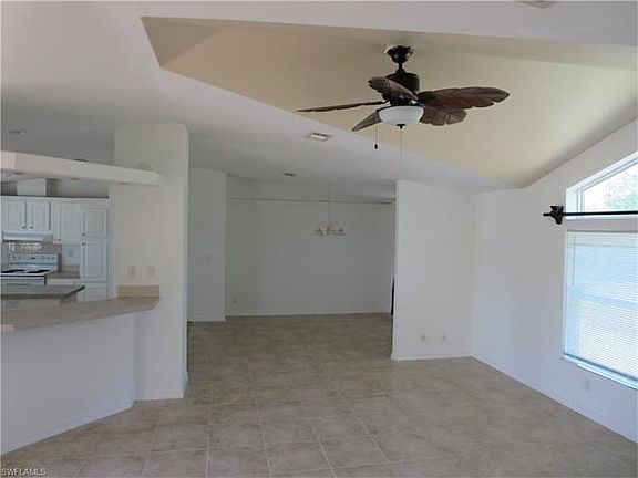 4th image of 27382 Cordele Ct