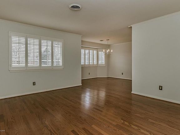 3rd image of 3811 Danbury Dr