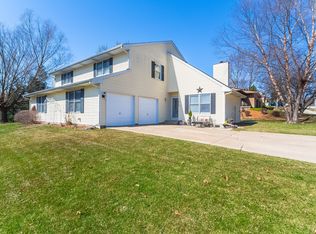 1212 N Lyle Ave, Elgin, IL 60123