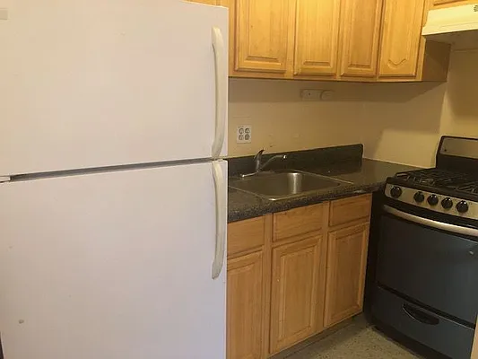 Rented by 18 REALTY | media 14
