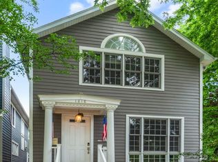1818 W Barry Ave, Chicago, IL 60657