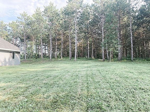 5th image of 343 Evergreen Dr