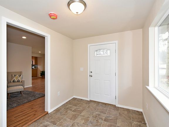 3rd image of 1723 128th St E