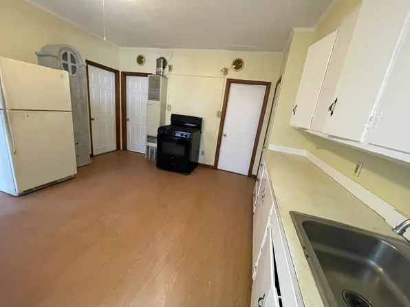 33 Nashua St #1S, Fall River, MA 02721