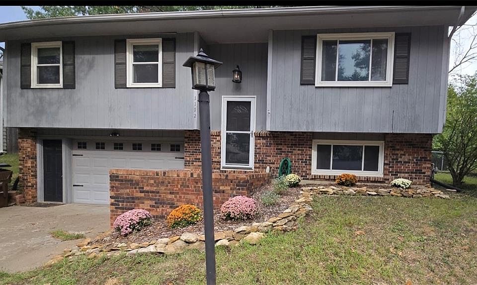 1st image of 1112 Randall Rd
