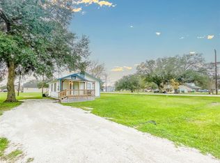 1706 Avenue H, Danbury, TX 77534