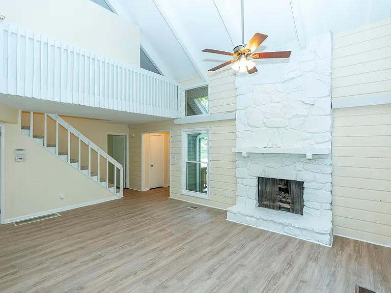 4865 Indian Valley Rd — Photo 3