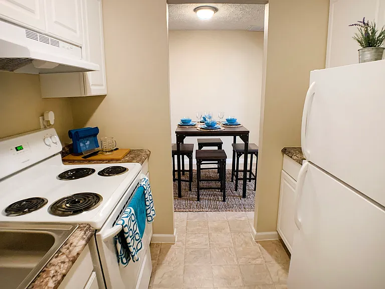 Oakwood Apartments — Photo 31