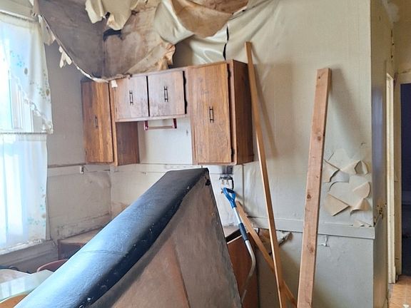 5th image of 1447 S Karlov Ave