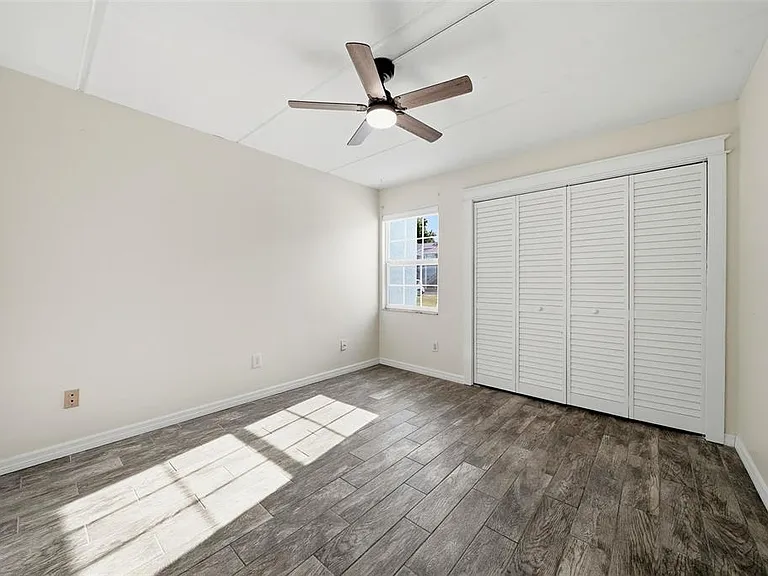 3821 N Oak Dr #J21 — Photo 16