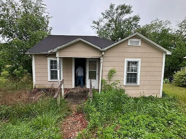 1644 Berkley St SW, Lenoir, NC 28645
