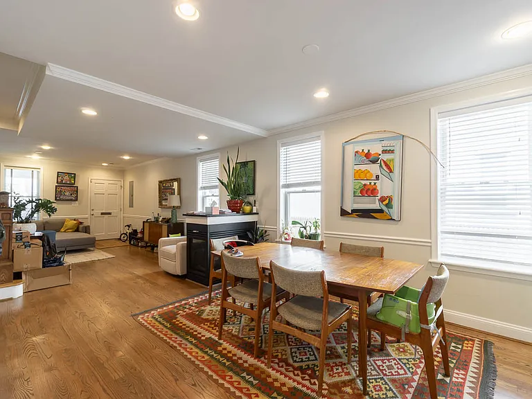 904 Webster St NW — Photo 5