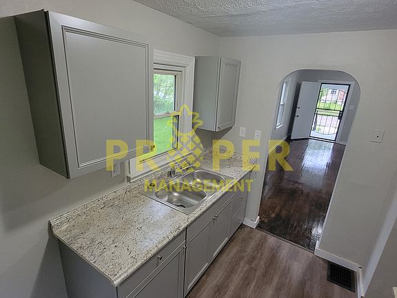 4th image of 569 Gramont Ave