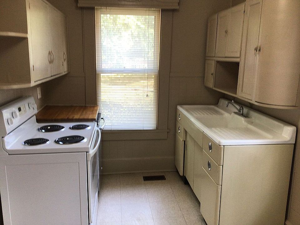 1st image of 209 Highland St