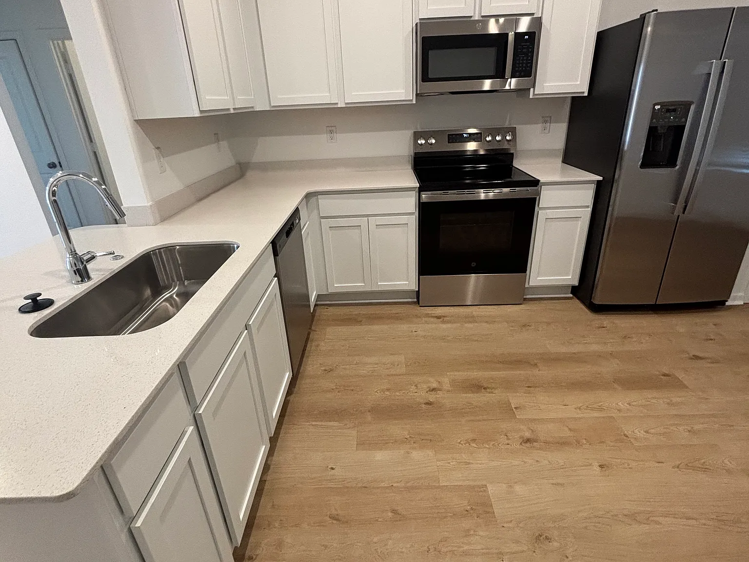 4 bed, 1439 sqft, $1,795 — Photo 4