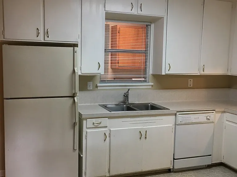 1005 S 21st St — Photo 12