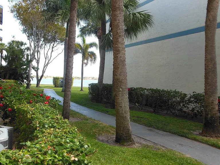 728 Executive Center Dr #31-5-31 — Photo 16