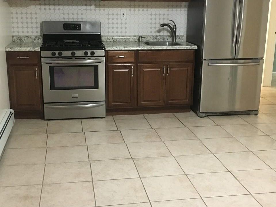 1st image of 172 Tell Ave
