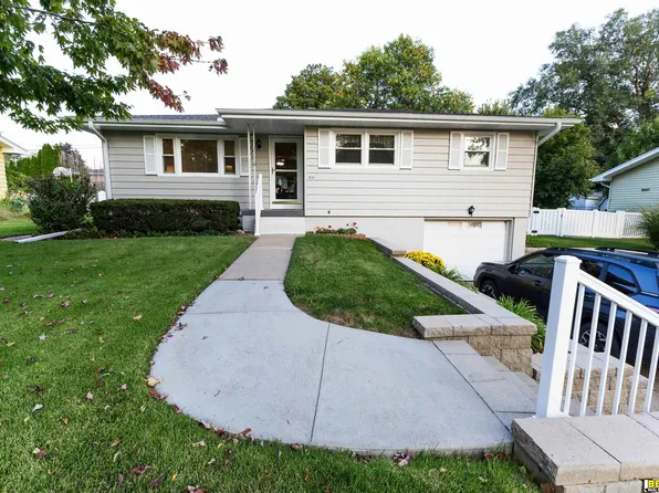 1530 N 11th St, Nebraska City, NE 68410
