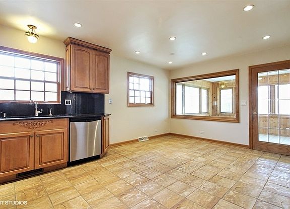 5th image of 6740 N Minnehaha Ave