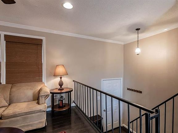 4th image of 1325 Riverview Dr