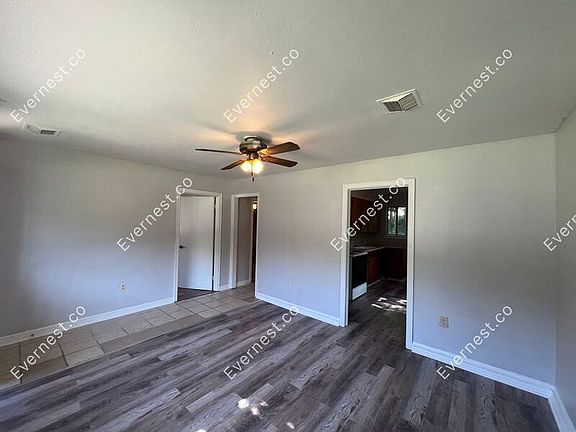 4th image of 305 W 50th St #A