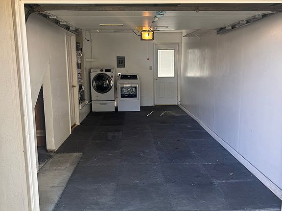 2nd image of 4271 Pleasanton Ave