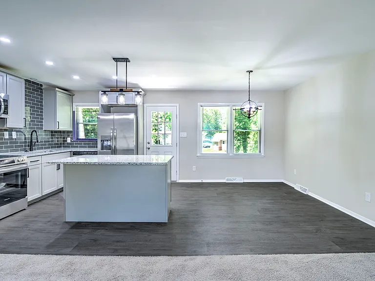 5900 Ferndale Pl — Photo 5