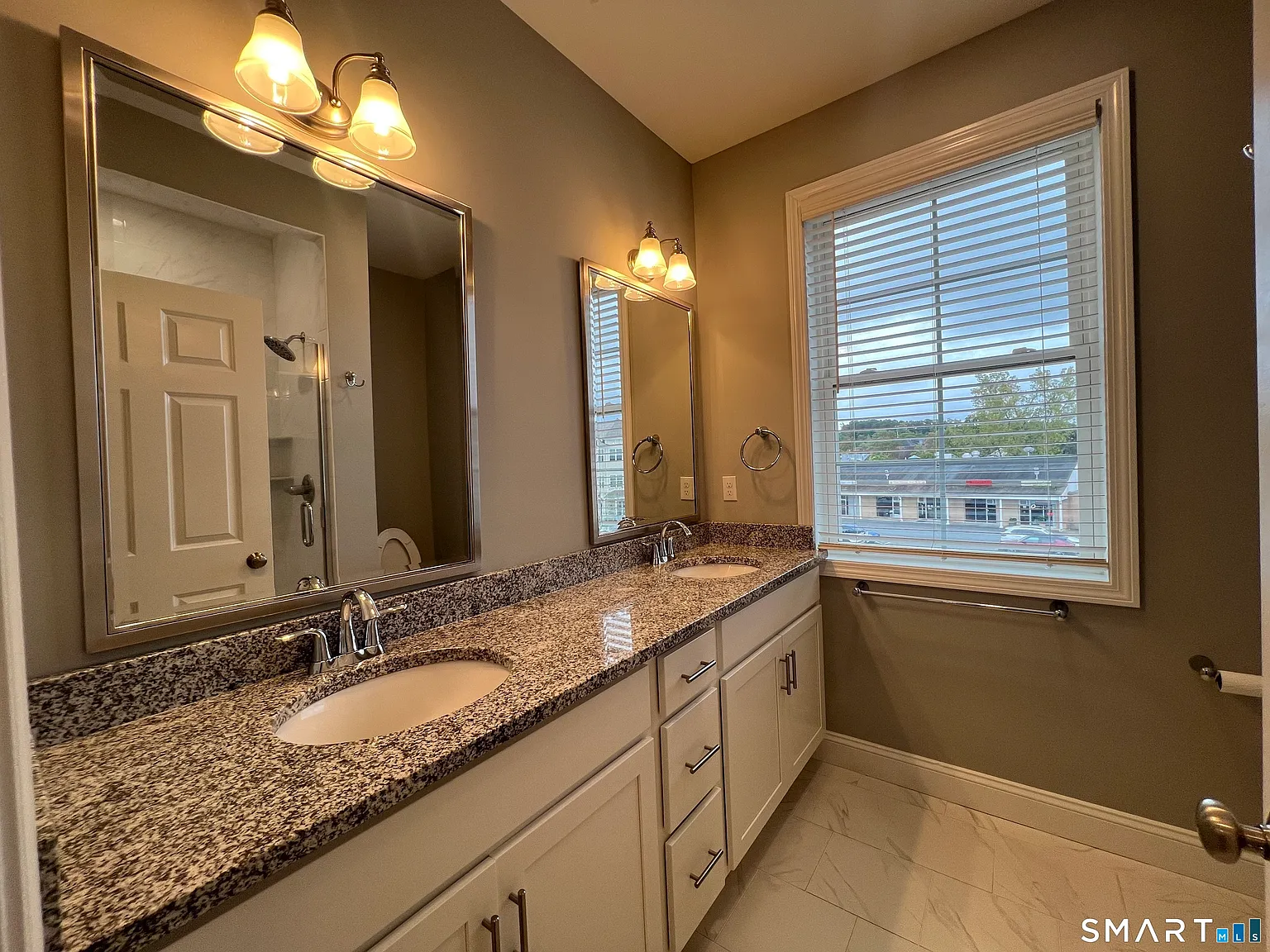 2 bed, 2.5 bath, 1026 sqft, $3,550 — Photo 4