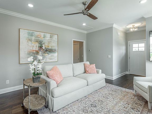 4th image of 610 Bellingham Dr NE #17D