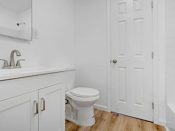 5th image of 754 W 11th St
