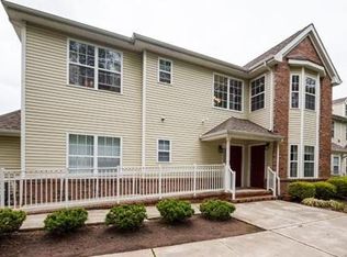 198 Pinelli Dr, Piscataway, NJ 08854