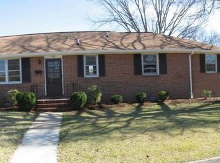 602 Dover Ln, Colonial Heights, VA 23834