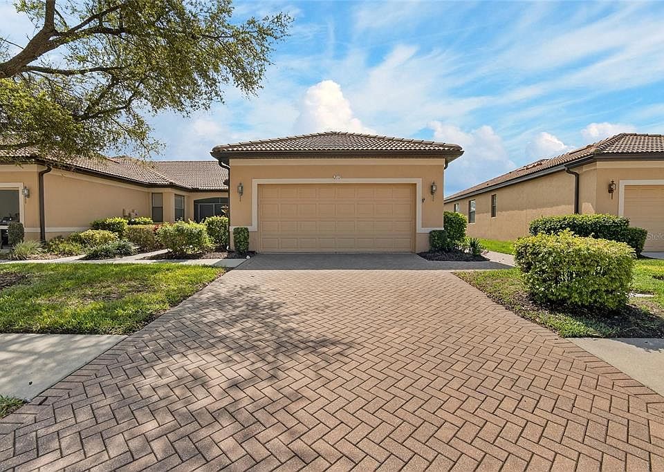 1st image of 210 Shell Falls Dr