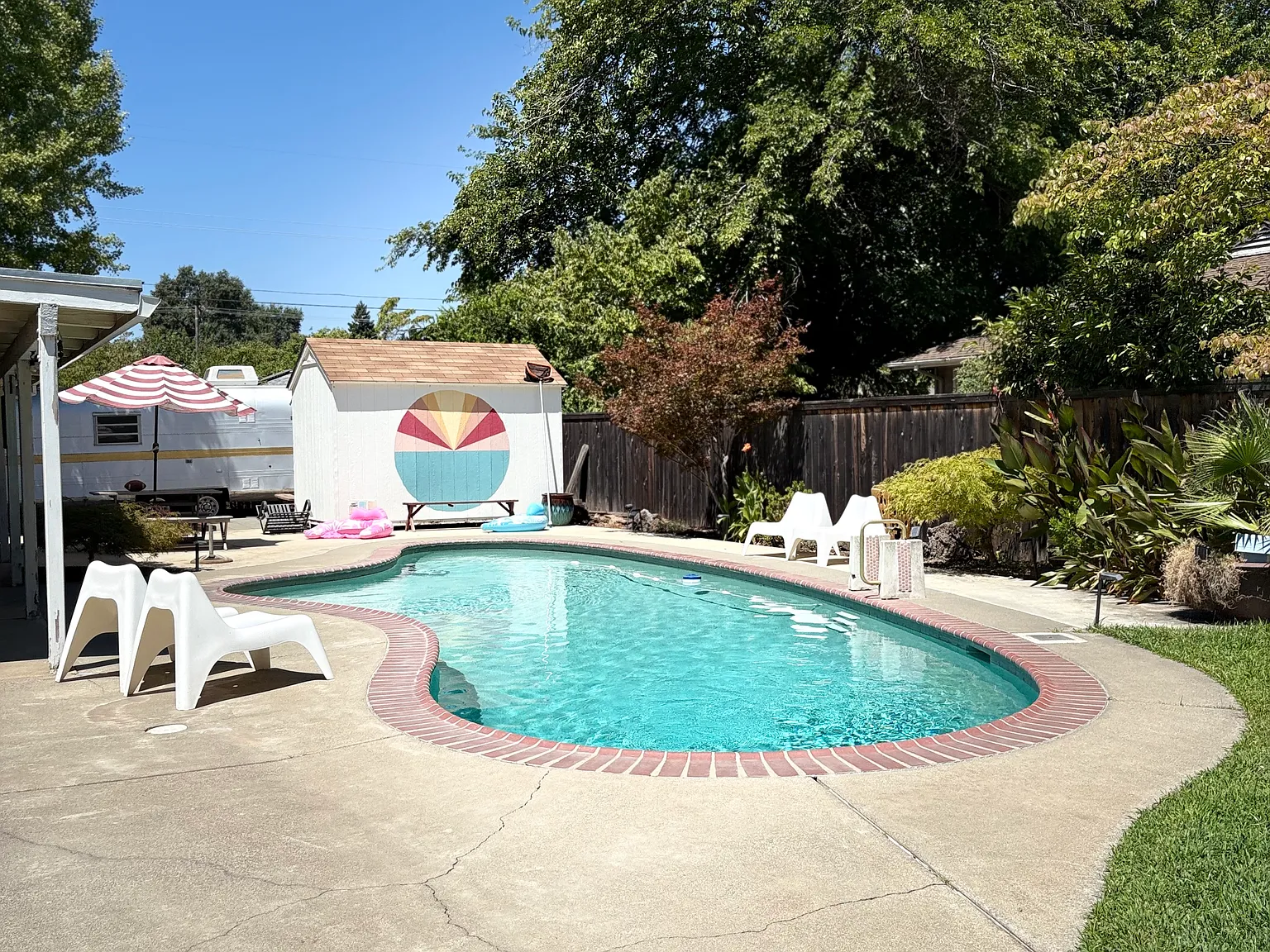 3 bed, 2096 sqft, $4,200 — Photo 3