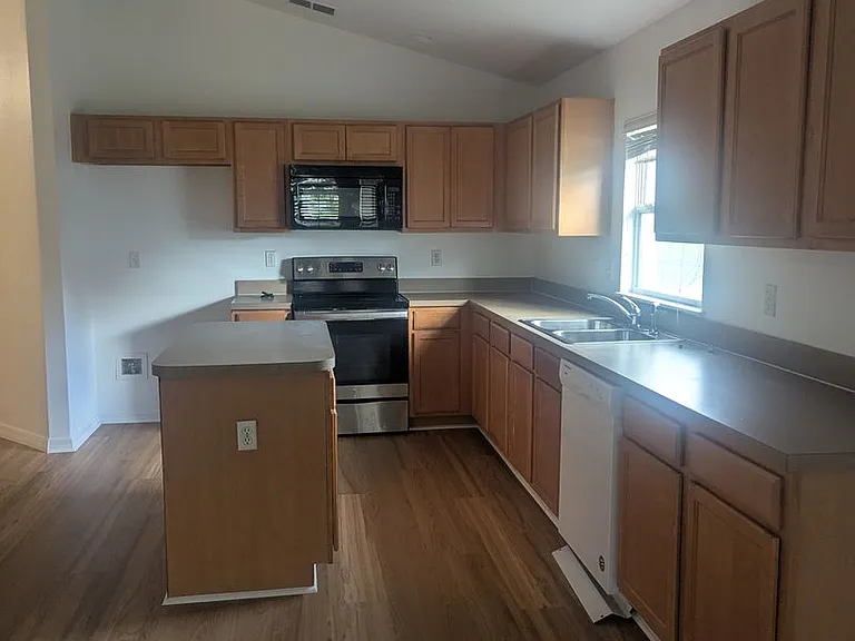 4192 Waltham Forest Dr — Photo 12