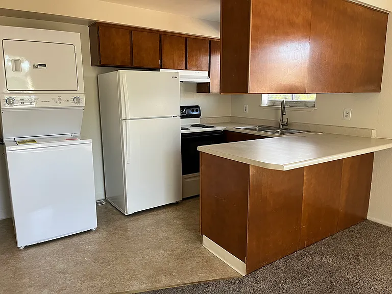 1352 Forest St — Photo 3