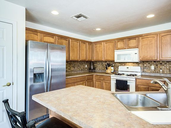 4th image of 12872 N Steamboat Dr