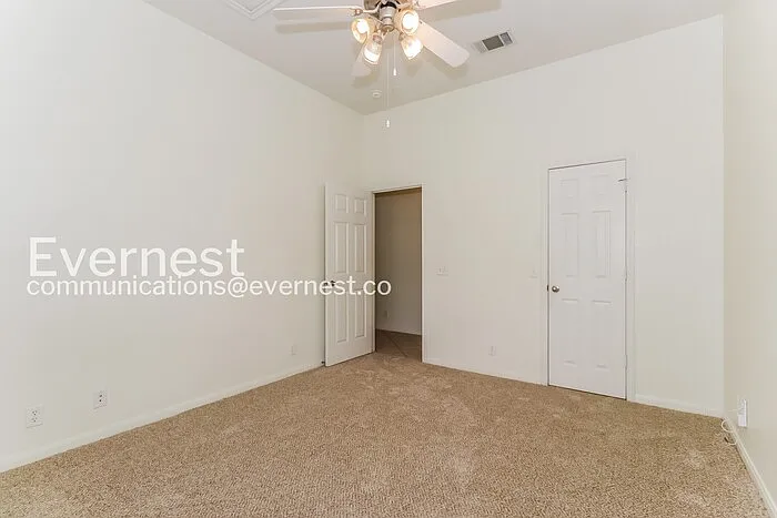 709 W 35th St — Photo 10